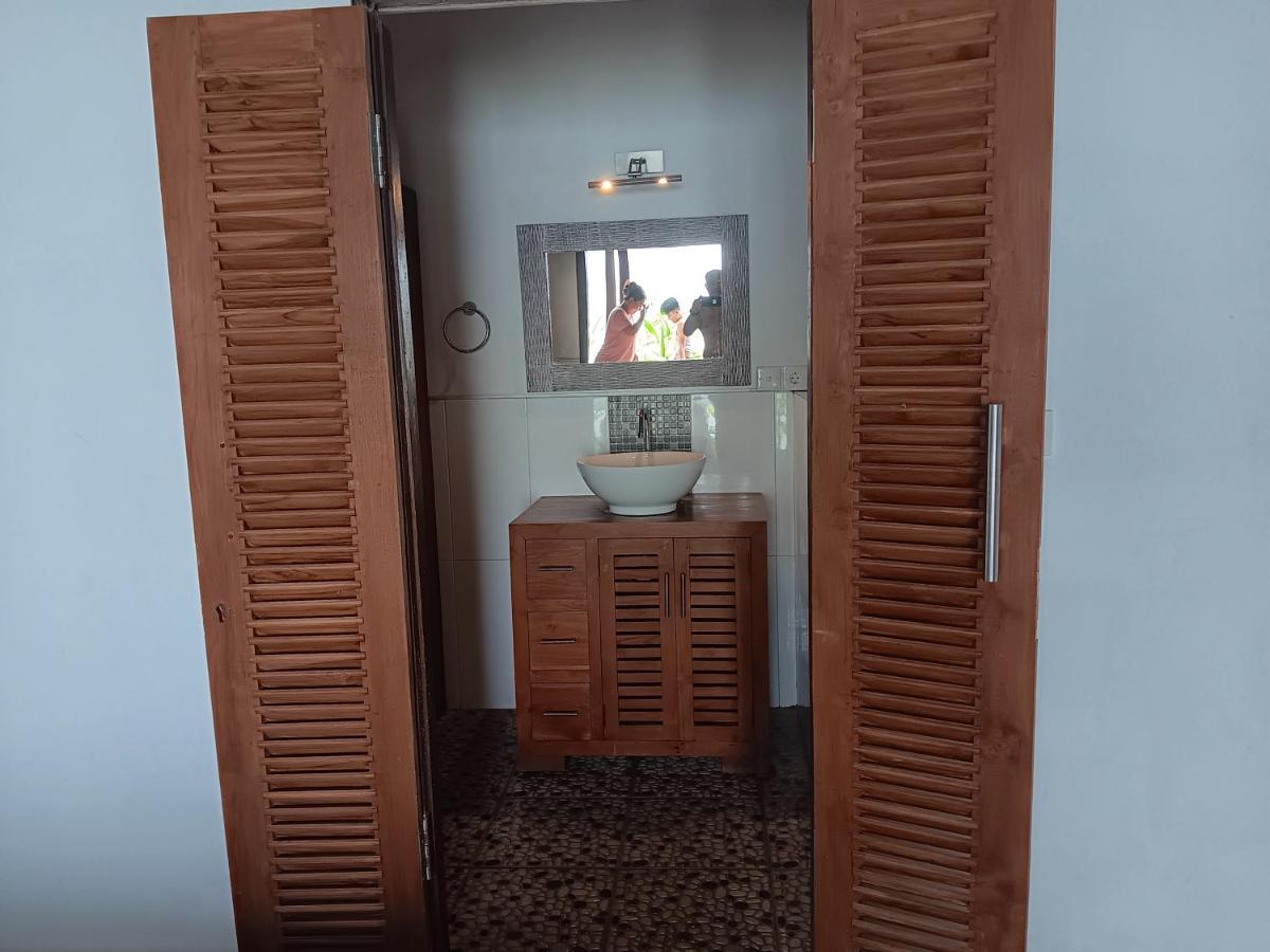 Adore Guesthouse Amed Exterior foto